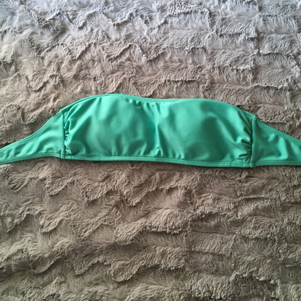 Strapless bikini top